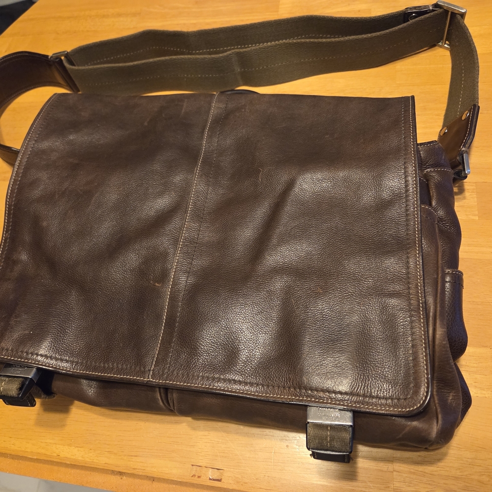 Coach Chocolate Brown Leather Messenger Bag Vintage 2000's